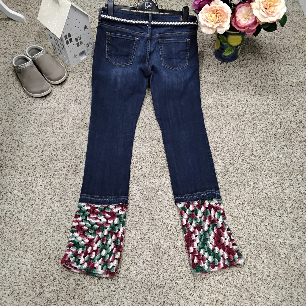 American Style Women's Dark Blue Straight Leg Jeans with Multicolor Hem - Picture 2 of 4